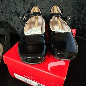 Nina Black Patent Leather Shoes Girls Size 12